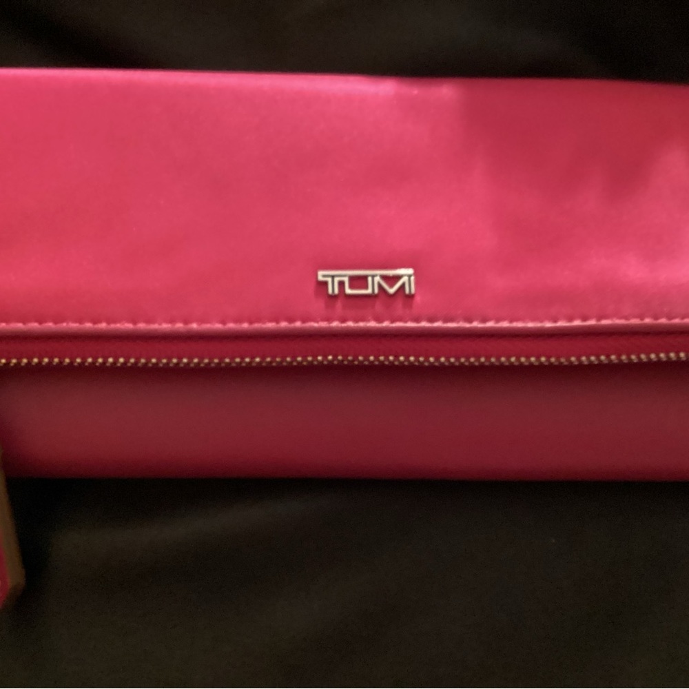 Tumi Women’s wallet